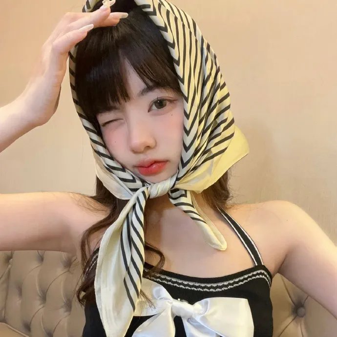 女高中生给你做饭了